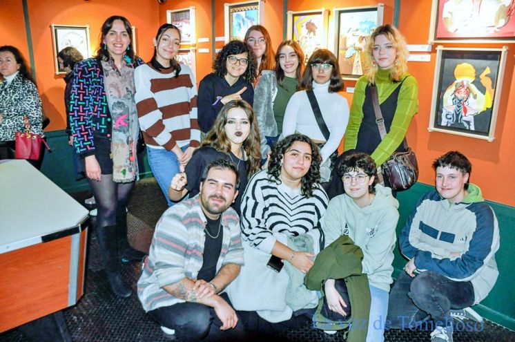 El papel cobra vida en el Caf&eacute; de la Glorieta gracias a las alumnas de Ilustraci&oacute;n de la Escuela de Arte