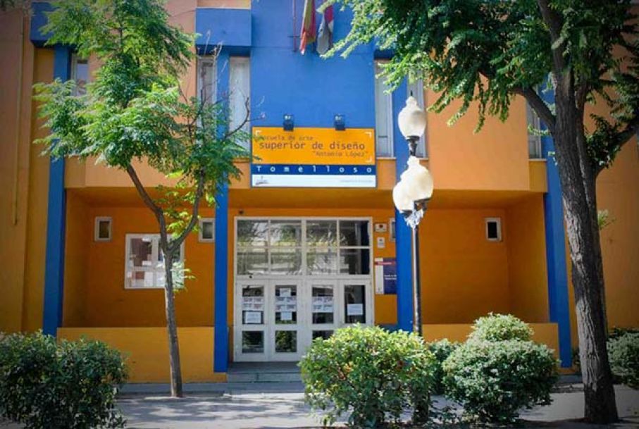 Youssef Taki, de la Escuela de Arte de Tomelloso, obtiene uno de los Premios Extraordinarios de Ense&ntilde;anzas Art&iacute;sticas