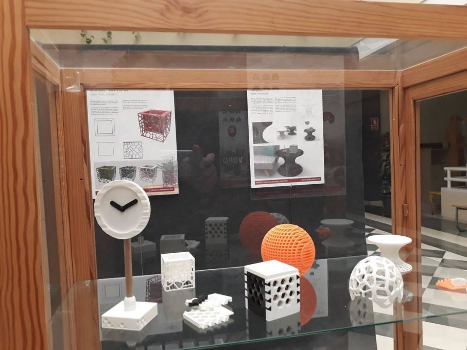 EXPOSICI&Oacute;N DISE&Ntilde;O PARAM&Eacute;TRICO Y OTRAS COSAS...