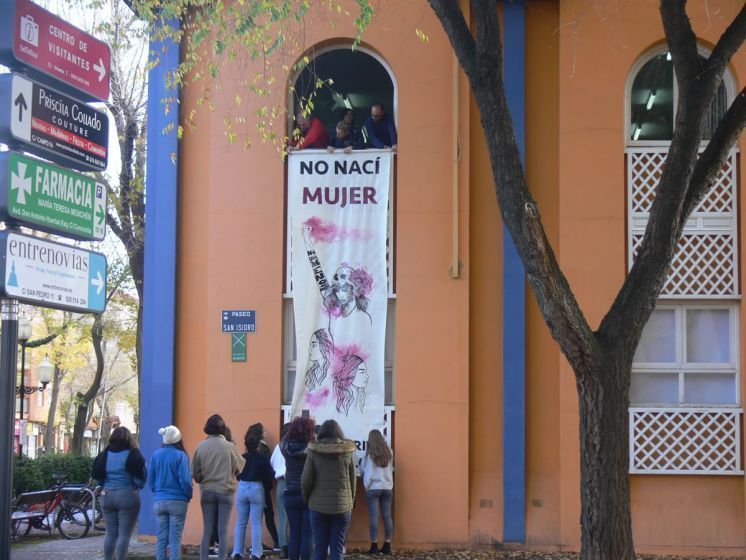 PANCARTA ILUSTRADA CONTRA LA VIOLENCIA DE G&Eacute;NERO