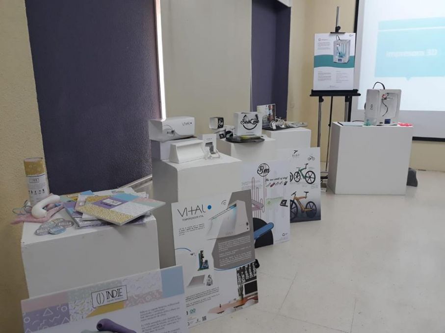 EXPOSICI&Oacute;N DE LOS TRABAJOS FIN DE ESTUDIOS DEL CURSO 2017-2018