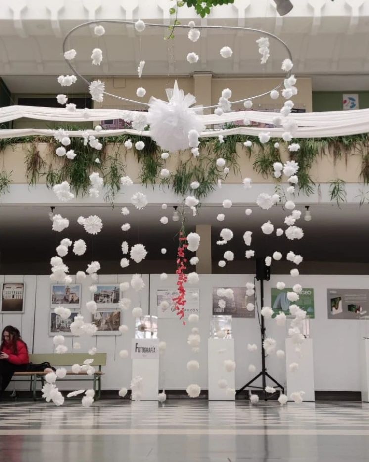INSTALACI&Oacute;N NAVIDE&Ntilde;A "LLUVIA DE LOS DESEOS"