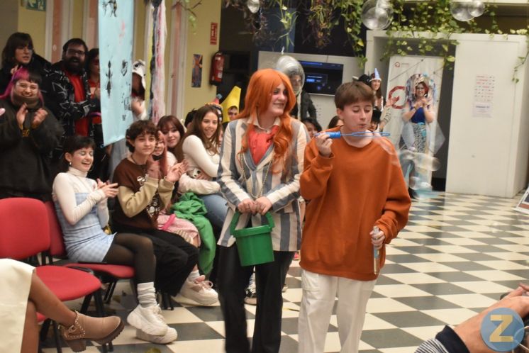"El Mar" y desfile del I Concurso de disfraces de carnaval 2023 de la EASDAL